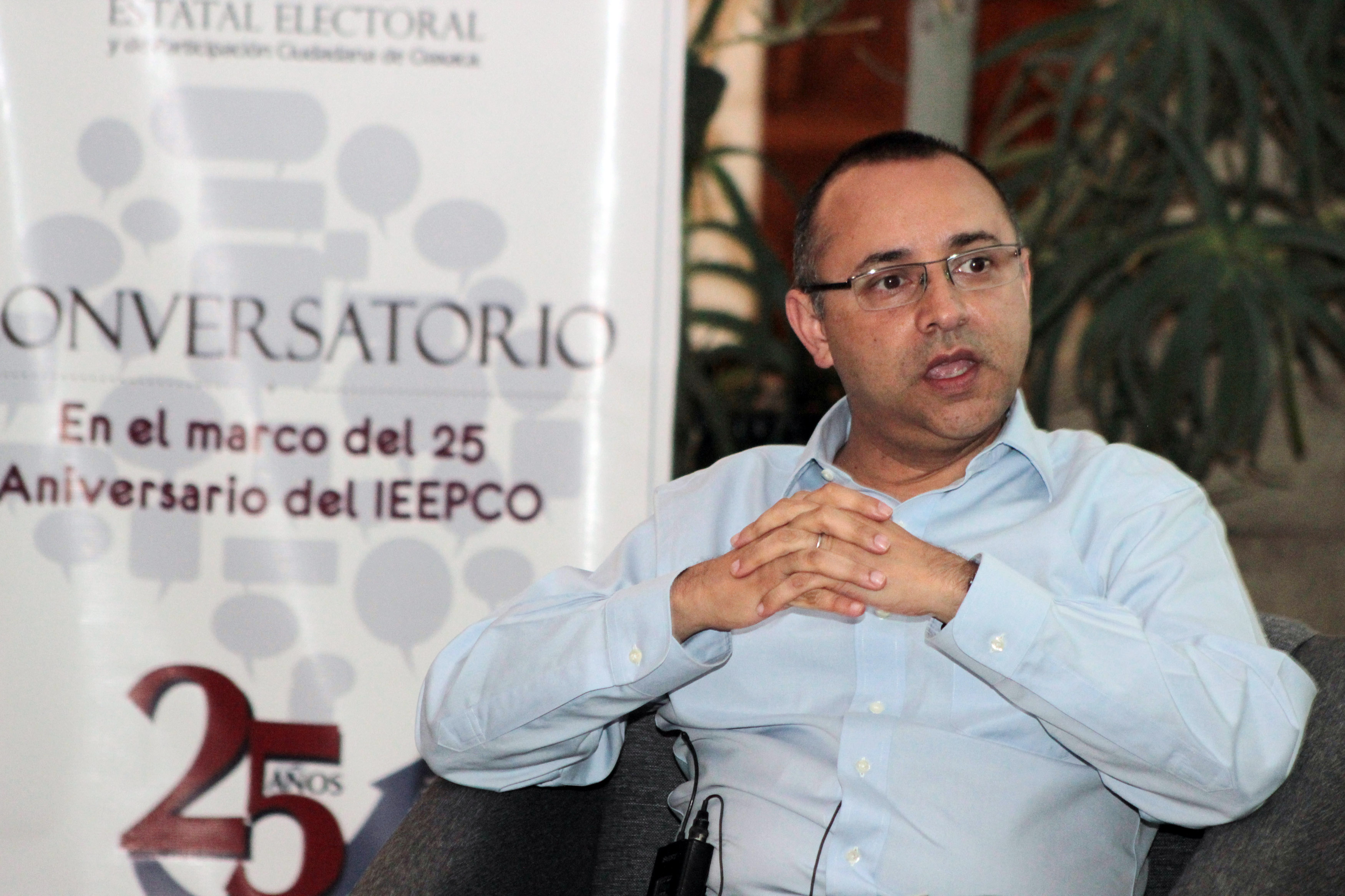 Conversatorio con ex presidentes del IEEPCO